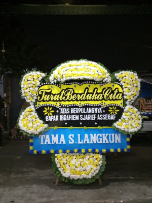 Papan Bunga Duka di Kaimear